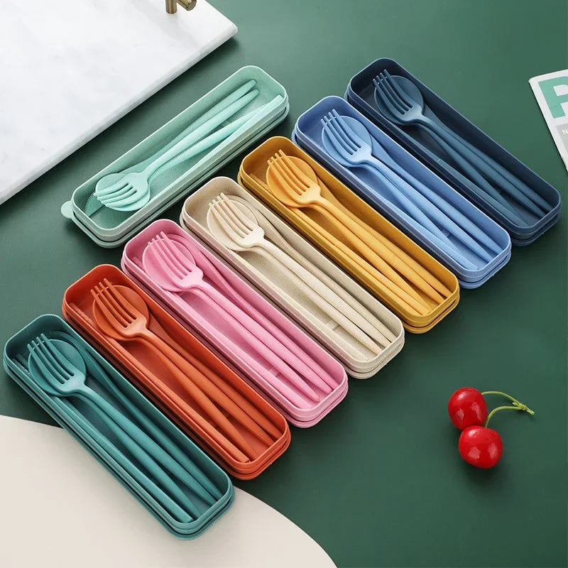Couverts portables en plastique