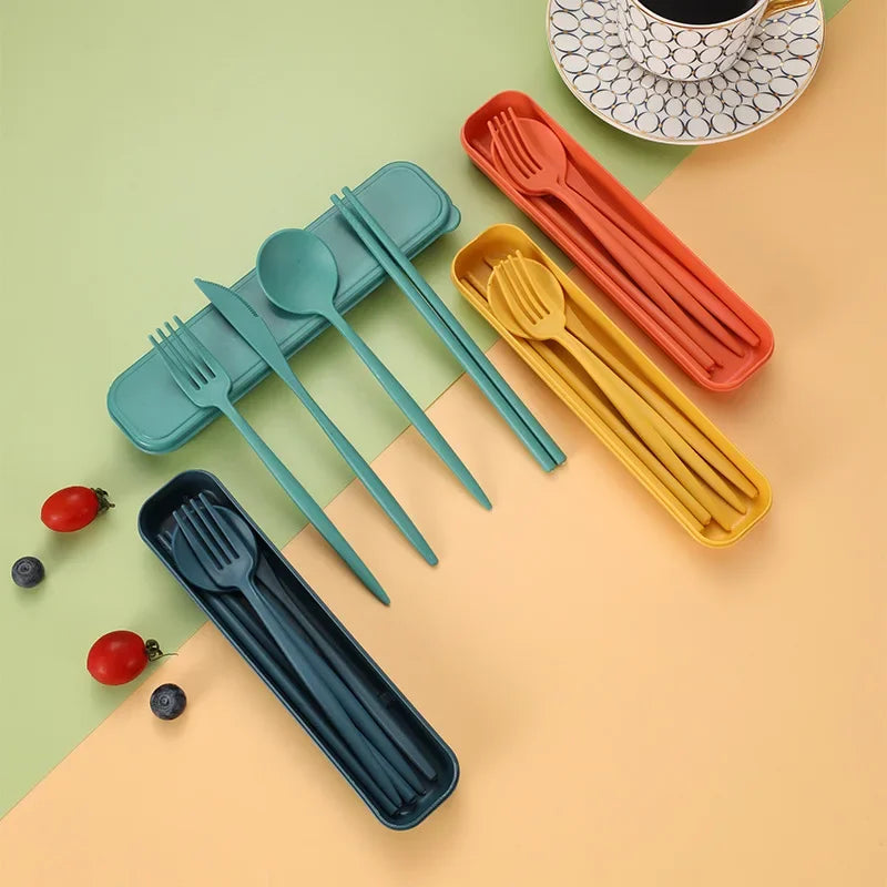 Couverts portables en plastique